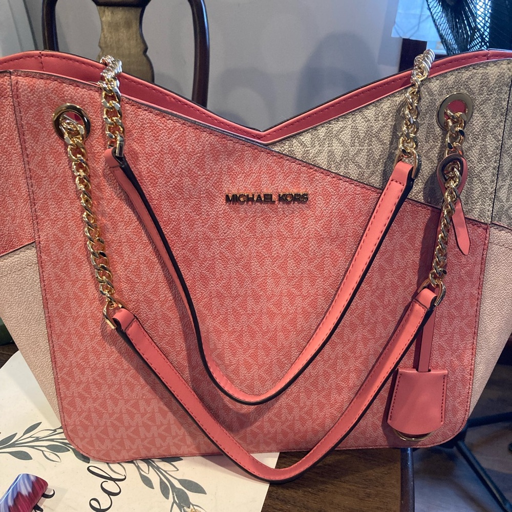 Micheal kors purse brandnew